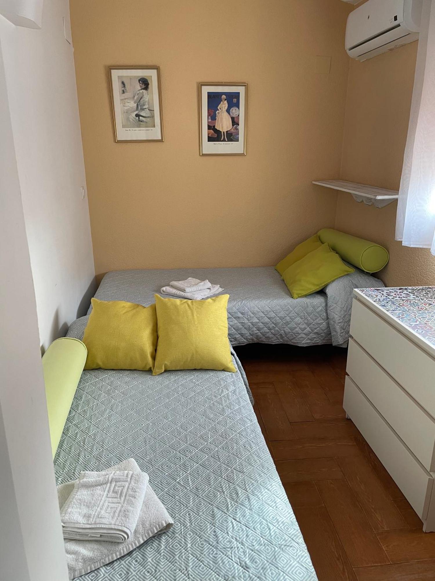 Apartmán Familia Anfitriona Acoge Sevilla Exteriér fotografie